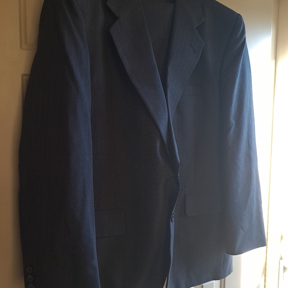 Two-piece suit. Heisman collection.Dry clean only - Picture 8 of 11